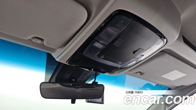 Hyundai Staria 2025 — photo 14