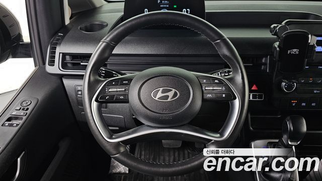 Hyundai Staria 2025 — photo 16