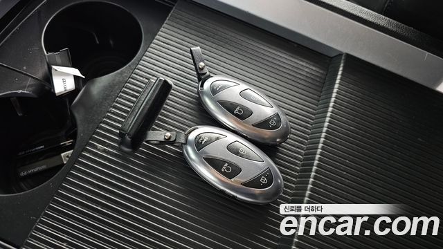 Hyundai Staria 2025 — photo 19