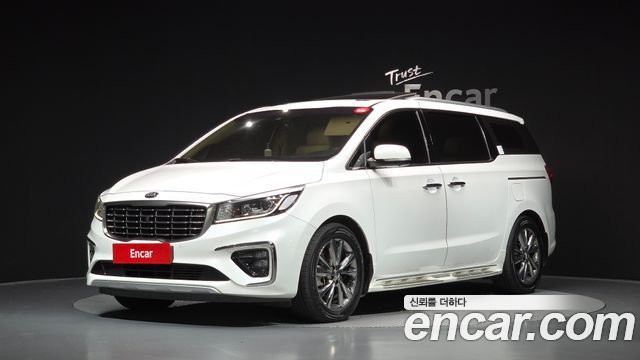 Kia Canival 2019 — photo 1