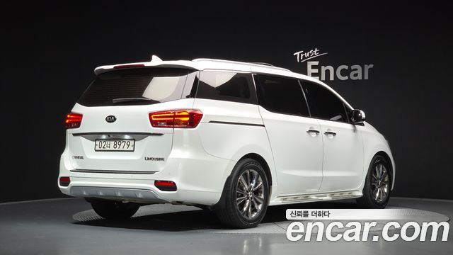 Kia Canival 2019 — photo 2