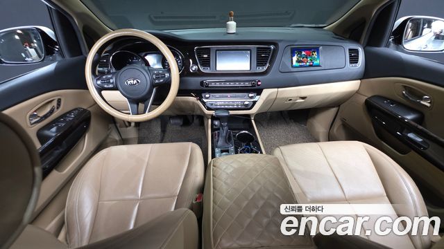 Kia Canival 2019 — photo 10