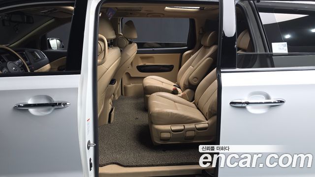 Kia Canival 2019 — photo 17