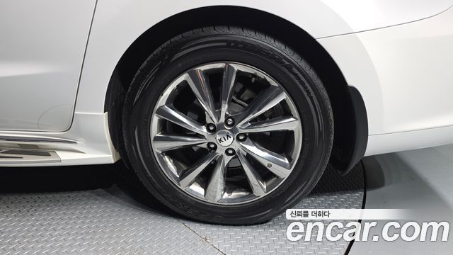 Kia Canival 2019 — photo 7