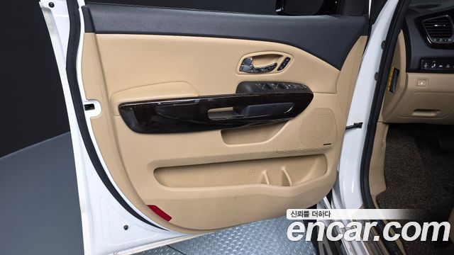 Kia Canival 2019 — photo 14