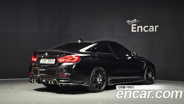 BMW M4 2018 — photo 2