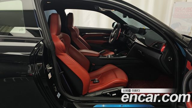 BMW M4 2018 — photo 17