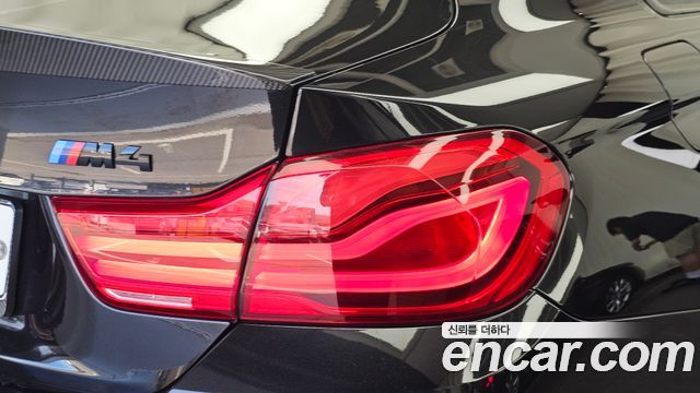BMW M4 2018 — photo 9