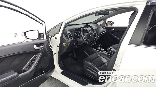 Kia K3 2017 — photo 13