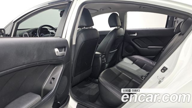 Kia K3 2017 — photo 18