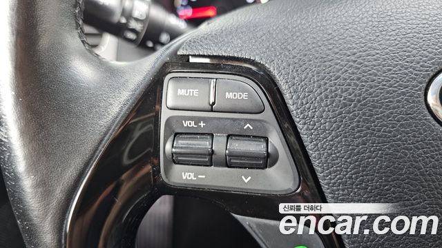 Kia K3 2017 — photo 25