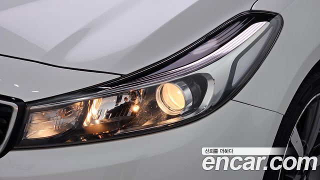 Kia K3 2017 — photo 8