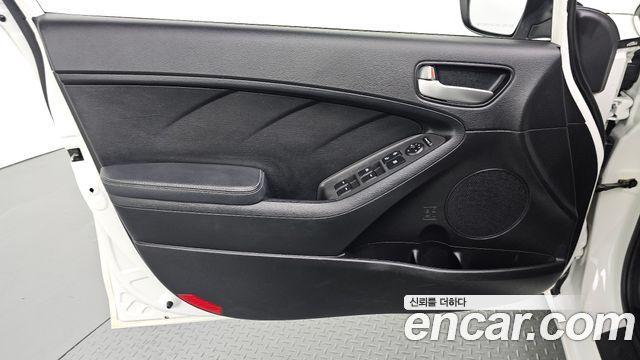 Kia K3 2017 — photo 14