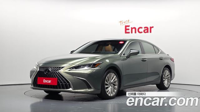 Lexus ES 2024 — photo 1