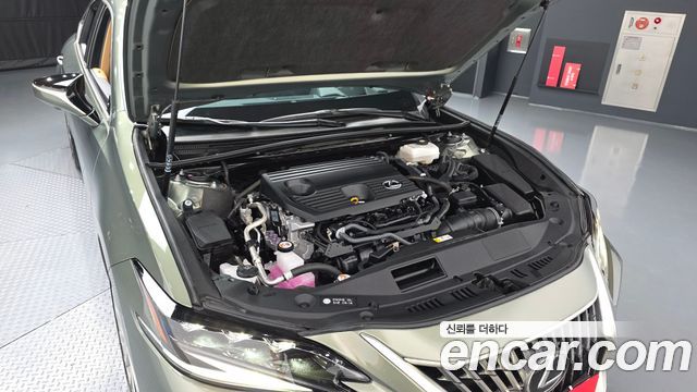 Lexus ES 2024 — photo 6