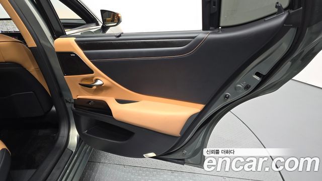 Lexus ES 2024 — photo 15
