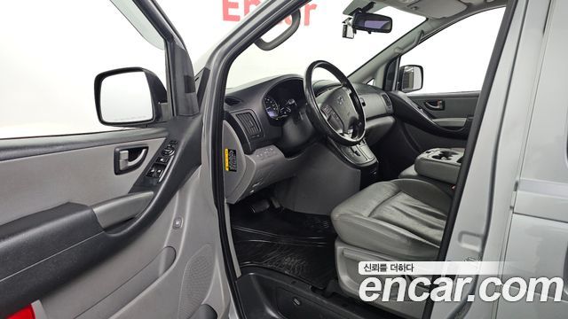 Hyundai Starex 2018 — photo 13