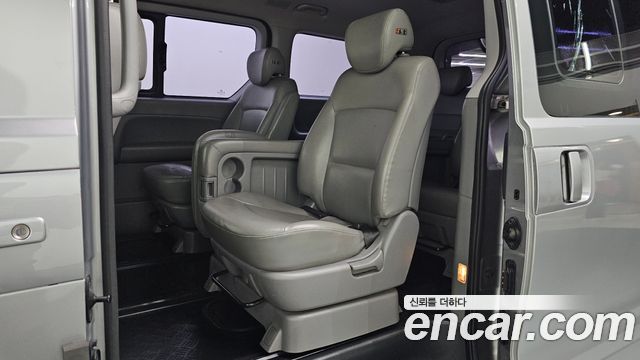 Hyundai Starex 2018 — photo 18