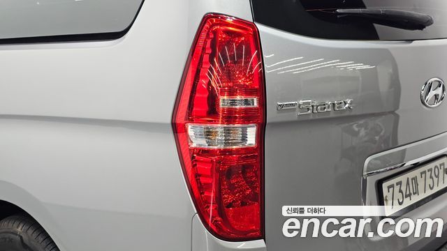 Hyundai Starex 2018 — photo 9