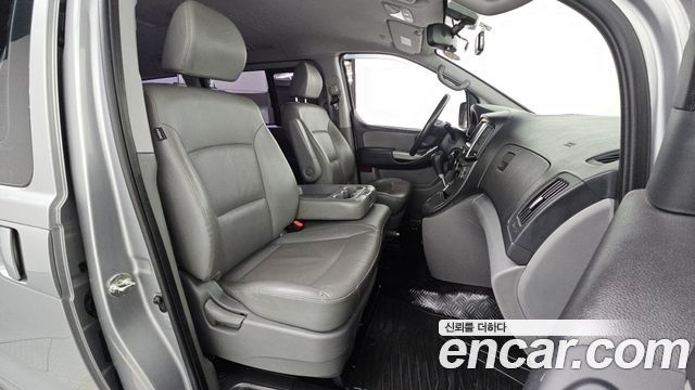 Hyundai Starex 2018 — photo 16