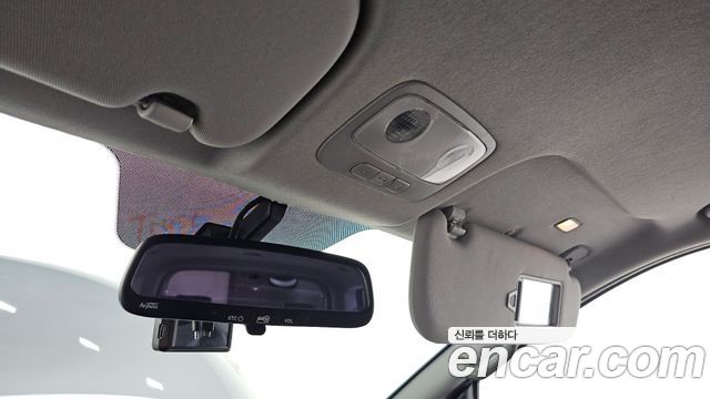 Hyundai Starex 2018 — photo 27