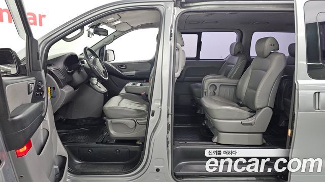 Hyundai Starex 2018 — photo 34