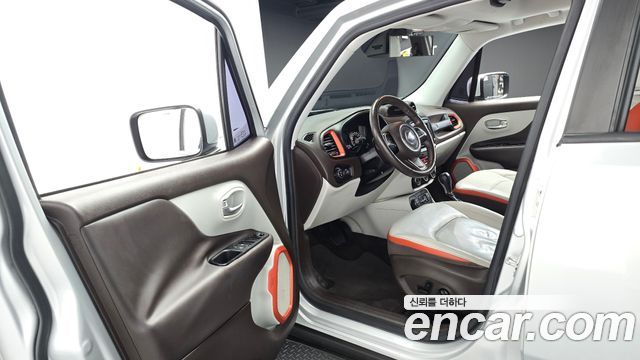 Jeep Renegade 2016 — photo 10