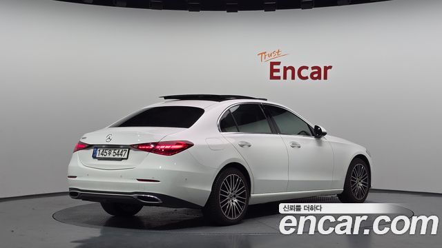 Mercedes-Benz C-Class 2023 — photo 2