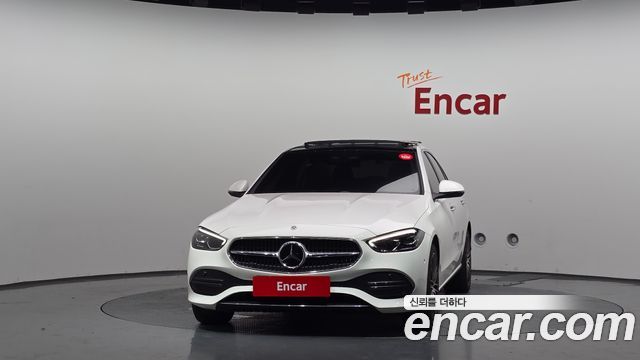 Mercedes-Benz C-Class 2023 — photo 3