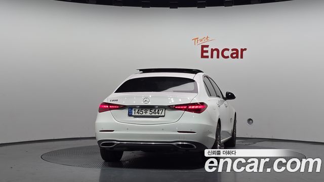 Mercedes-Benz C-Class 2023 — photo 4