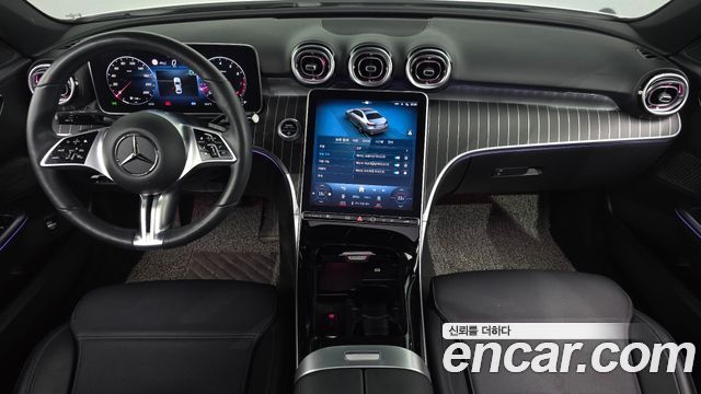 Mercedes-Benz C-Class 2023 — photo 10
