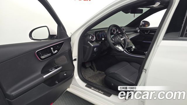 Mercedes-Benz C-Class 2023 — photo 13