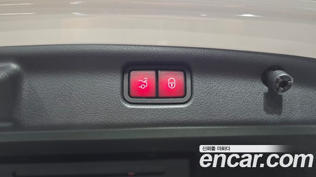 Mercedes-Benz C-Class 2023 — photo 26