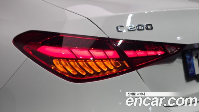 Mercedes-Benz C-Class 2023 — photo 9