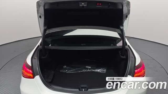 Mercedes-Benz C-Class 2023 — photo 27