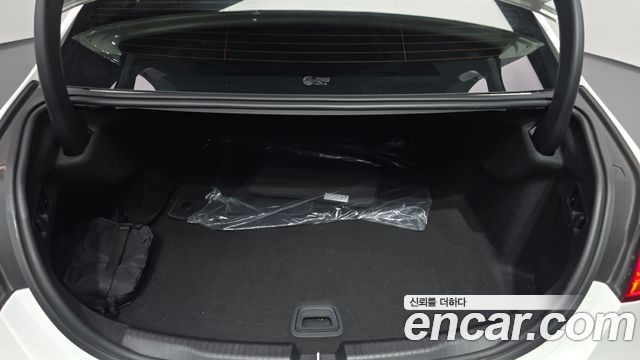 Mercedes-Benz C-Class 2023 — photo 29