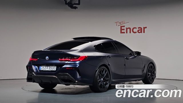 BMW 8-Series 2022 — photo 2