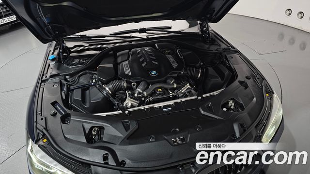 BMW 8-Series 2022 — photo 6