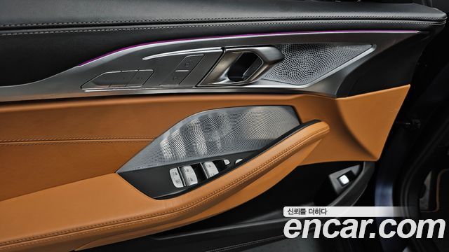 BMW 8-Series 2022 — photo 24