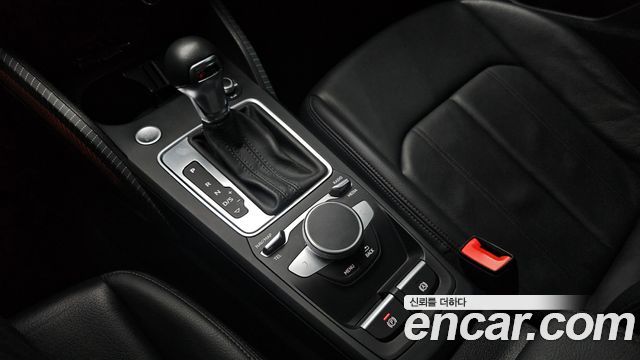 Audi Q2 2020 — photo 12