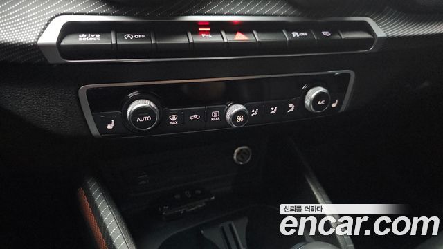 Audi Q2 2020 — photo 23