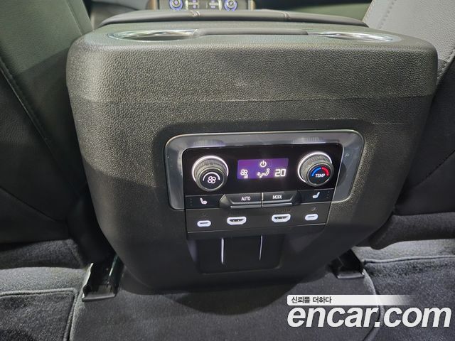 Chevrolet Korea Tahoe 2022 — photo 13