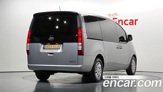 Hyundai Staria 2022 — photo 2