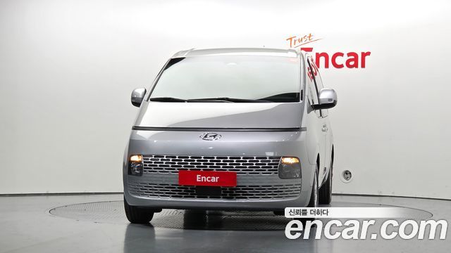 Hyundai Staria 2022 — photo 3