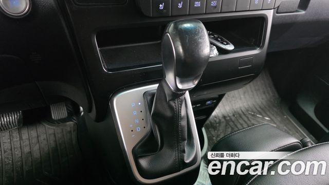 Hyundai Staria 2022 — photo 12