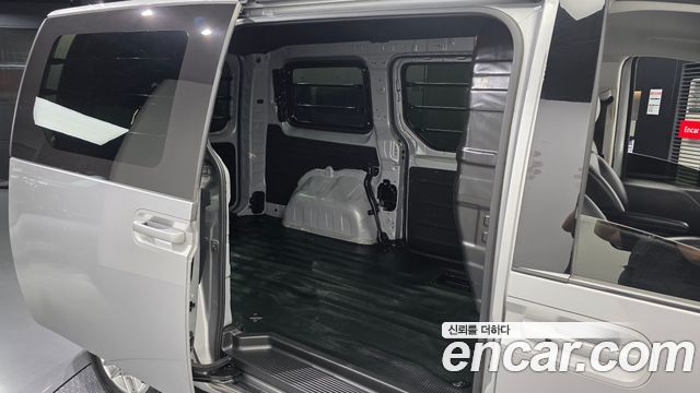 Hyundai Staria 2022 — photo 18