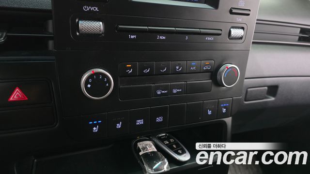 Hyundai Staria 2022 — photo 23