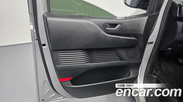 Hyundai Staria 2022 — photo 14