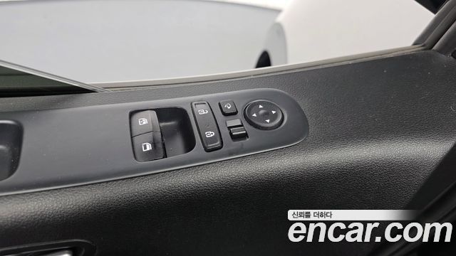 Hyundai Staria 2022 — photo 30