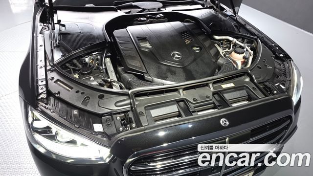 Mercedes-Benz S-Class 2022 — photo 6